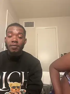 Snapshot of DancingLemonade chatting on 01.21.25 DancingLemonade online show from 01.21.25