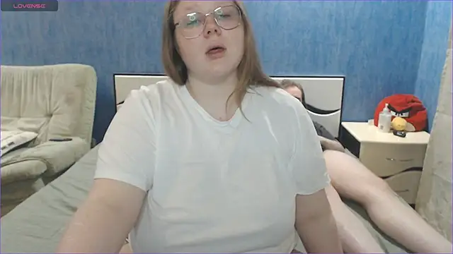 Snapshot of Touch_me_more_please chatting on 03.11.25 Touch me more please online show from 03.11.25