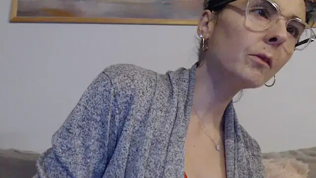 Snapshot of cleophee chatting on 01.14.26 cleophee online show from 01.14.26