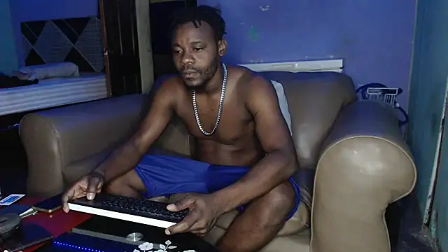 Snapshot of Tirichexxx chatting on 12.19.24 Tirichexxx online show from 12.19.24