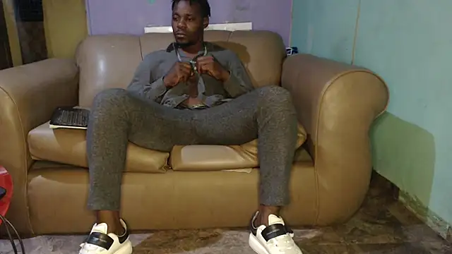 Snapshot of Tirichexxx chatting on 12.21.24 Tirichexxx online show from 12.21.24