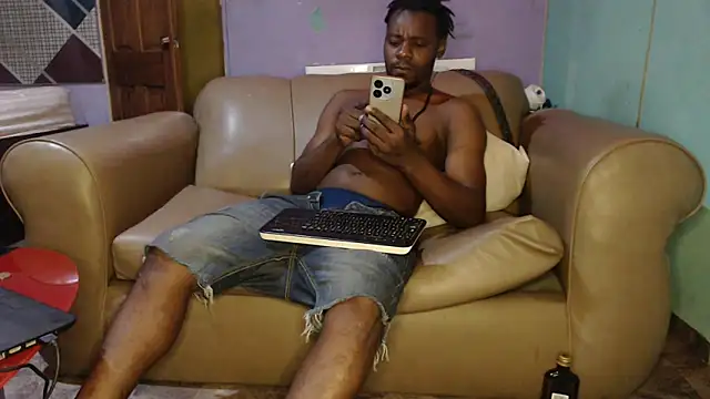 Snapshot of Tirichexxx chatting on 12.24.24 Tirichexxx online show from 12.24.24
