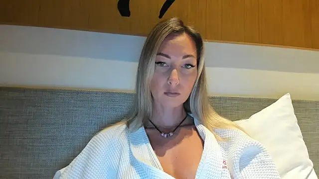 StarryHanna online show from 02.15.25