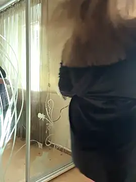 Snapshot of Sara_Slow chatting on 01.01.25 Sara Slow online show from 01.01.25