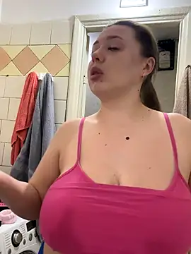 Snapshot of Sara_Slow chatting on 09.25.25 Sara Slow online show from 09.25.25