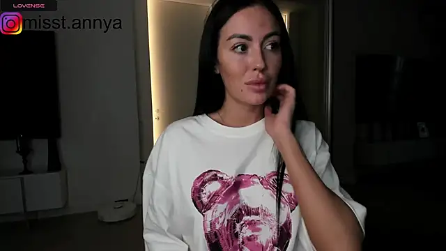 hotdeedee online show from 12.08.24