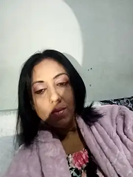 Snapshot of Mahi4luv chatting on 06.26.26 Mahi4luv online show from 06.26.26