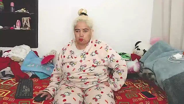 estrellita fugaz16x online show from 01.04.25