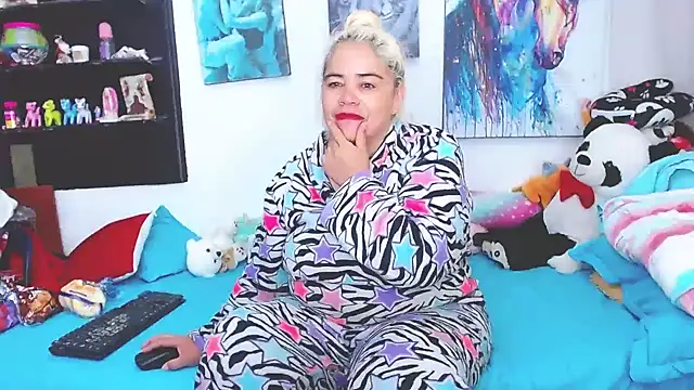 estrellita fugaz16x online show from 01.20.25