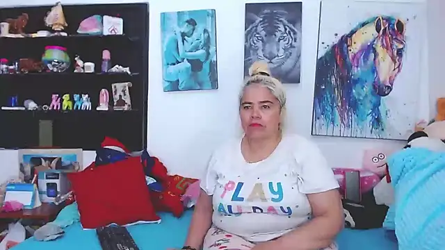 estrellita fugaz16x online show from 01.31.25