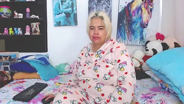 estrellita fugaz16x online show from 02.02.25