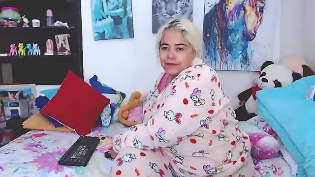 estrellita fugaz16x online show from 02.04.25