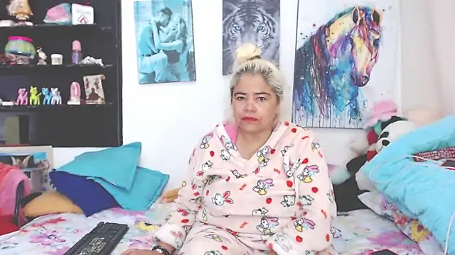 estrellita fugaz16x online show from 02.07.25