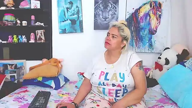 estrellita fugaz16x online show from 02.11.25