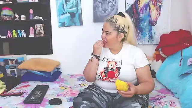 estrellita fugaz16x online show from 02.12.25