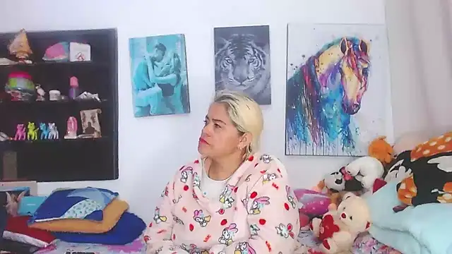 estrellita fugaz16x online show from 02.26.25