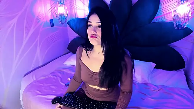 Snapshot of Maddysex_ chatting on 06.27.26 Maddysex online show from 06.27.26