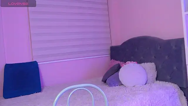 Snapshot of Pocahontas_power chatting on 12.09.24 Pocahontas power online show from 12.09.24