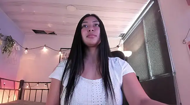 Snapshot of Pocahontas_power chatting on 03.03.25 Pocahontas power online show from 03.03.25