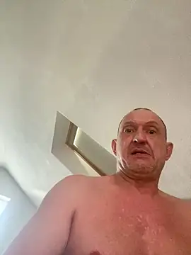 Snapshot of Vlad200472 chatting on 02.21.25 Vlad200472 online show from 02.21.25