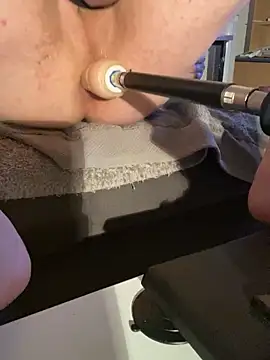 Snapshot of Vlad200472 chatting on 12.20.25 Vlad200472 online show from 12.20.25