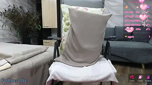 Snapshot of Vika_style chatting on 11.24.25 Vika style online show from 11.24.25