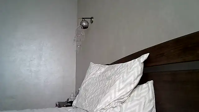 JulianaGold1 online show from 02.18.26