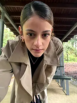 alana15 online show from 09.18.25