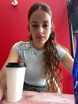 Snapshot of alana15 chatting on 05.02.26 alana15 online show from 05.02.26