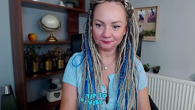 Snapshot of KayaMagic chatting on 12.19.24 KayaMagic online show from 12.19.24