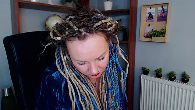 Snapshot of KayaMagic chatting on 02.24.25 KayaMagic online show from 02.24.25