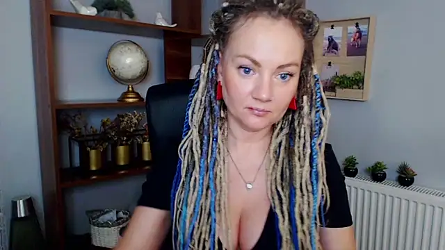 Snapshot of KayaMagic chatting on 02.27.25 KayaMagic online show from 02.27.25