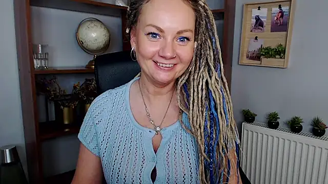 Snapshot of KayaMagic chatting on 03.04.25 KayaMagic online show from 03.04.25