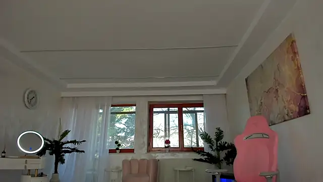 TiffanyHouston  online show from 01.18.25