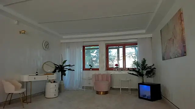 TiffanyHouston  online show from 01.23.25