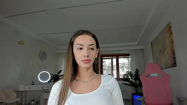 TiffanyHouston  online show from 02.15.25