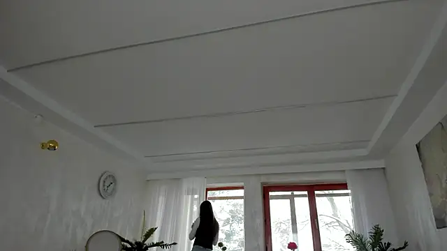 TiffanyHouston  online show from 02.17.25