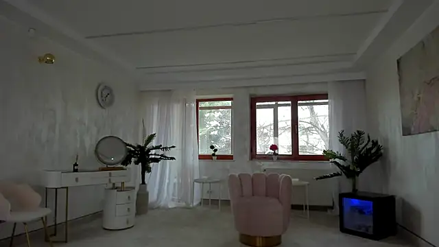 TiffanyHouston  online show from 03.14.25