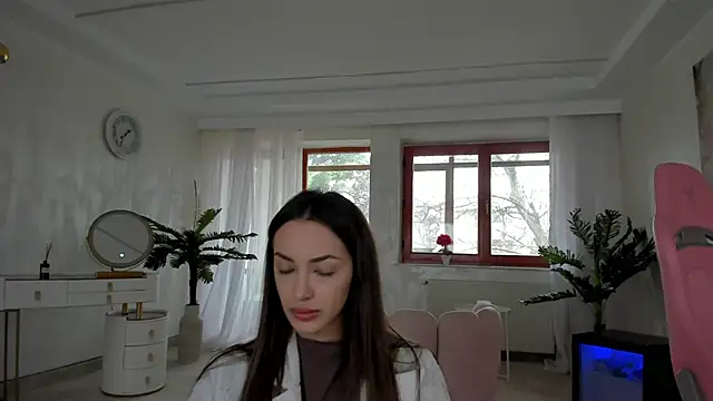 TiffanyHouston  online show from 03.17.25