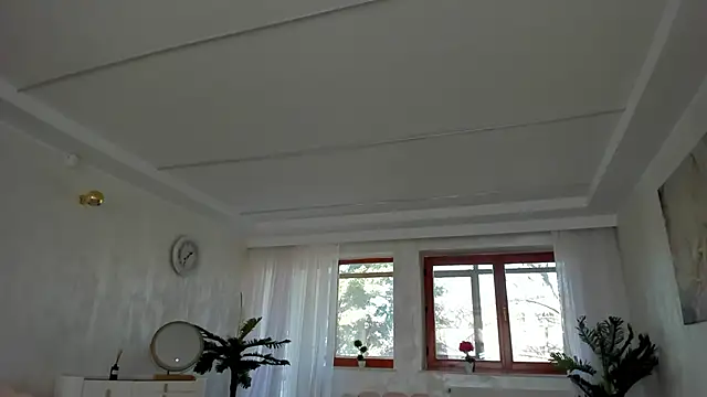 TiffanyHouston  online show from 03.21.25