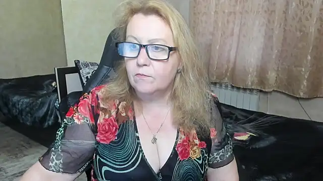 Frau Marta online show from 12.02.25