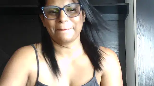 Snapshot of sunshinelady_ chatting on 11.21.25 sunshinelady online show from 11.21.25