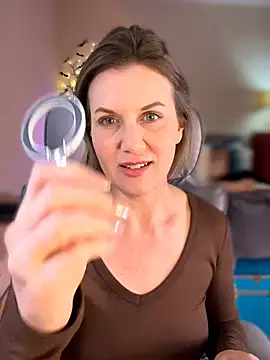 MaiseKnox online show from 04.06.26