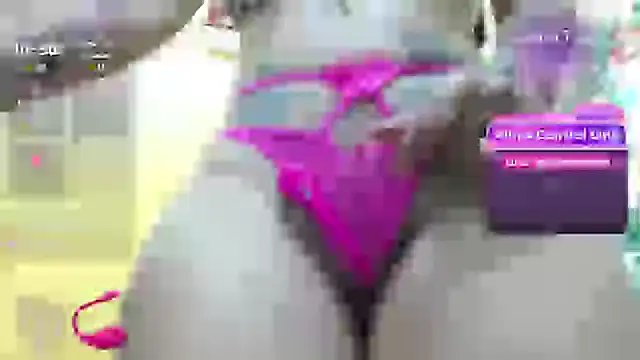 Snapshot of miss_tinnymafe chatting on 12.18.24 miss tinnymafe online show from 12.18.24
