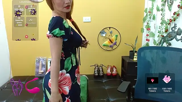 Snapshot of miss_tinnymafe chatting on 02.09.25 miss tinnymafe online show from 02.09.25