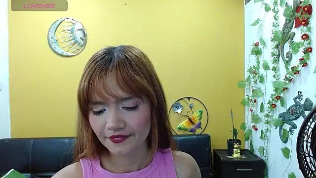 Snapshot of miss_tinnymafe chatting on 02.13.25 miss tinnymafe online show from 02.13.25