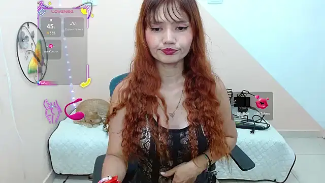 Snapshot of miss_tinnymafe chatting on 09.27.25 miss tinnymafe online show from 09.27.25