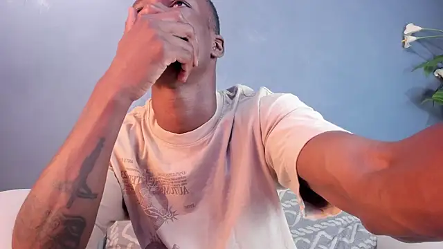 Snapshot of martin_killer chatting on 01.21.25 martin killer online show from 01.21.25