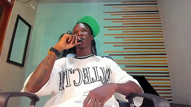 Snapshot of martin_killer chatting on 02.08.25 martin killer online show from 02.08.25