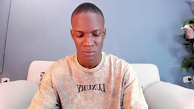 Snapshot of martin_killer chatting on 02.14.25 martin killer online show from 02.14.25